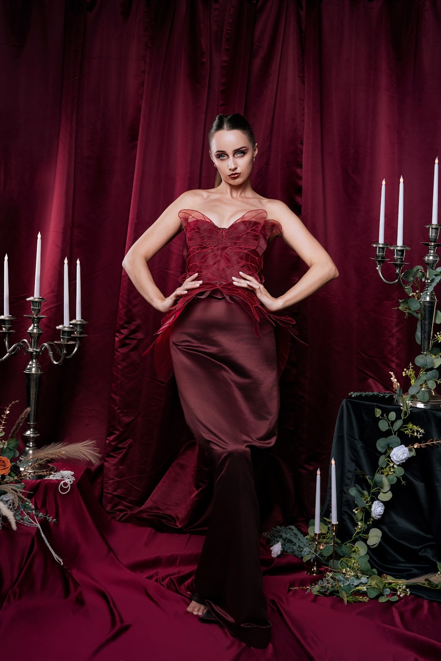 Robe rouge bordeaux dramatique